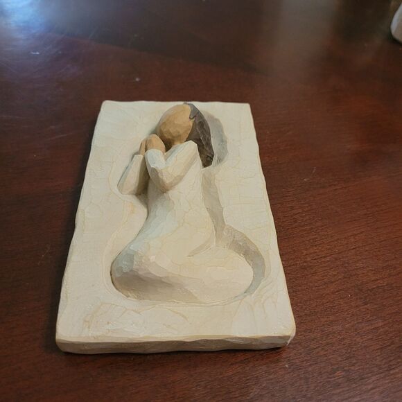 Willow Tree Angel On Knees In Prayer Wall/shelf Bless & Keep All Safe - Picture 1 of 3